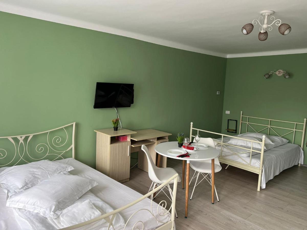 Premont Studios Ghimbav Екстериор снимка