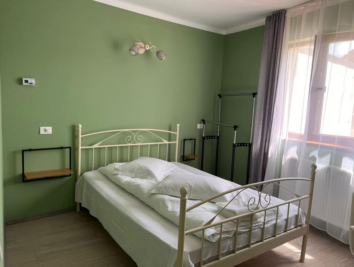 Premont Studios Ghimbav Екстериор снимка