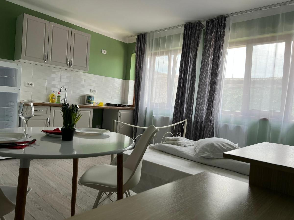 Premont Studios Ghimbav Екстериор снимка